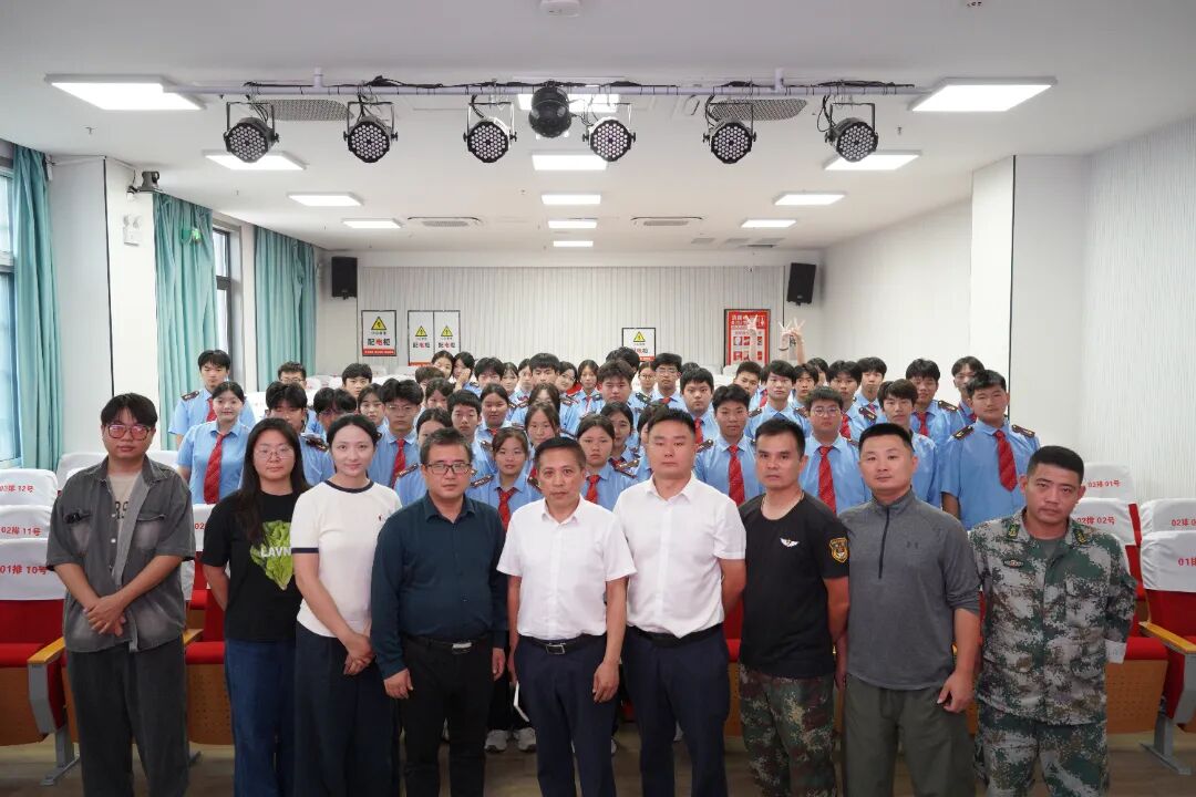 合肥向远轨道交通学校学子参加安徽交控石油国庆志愿者服务动员大会