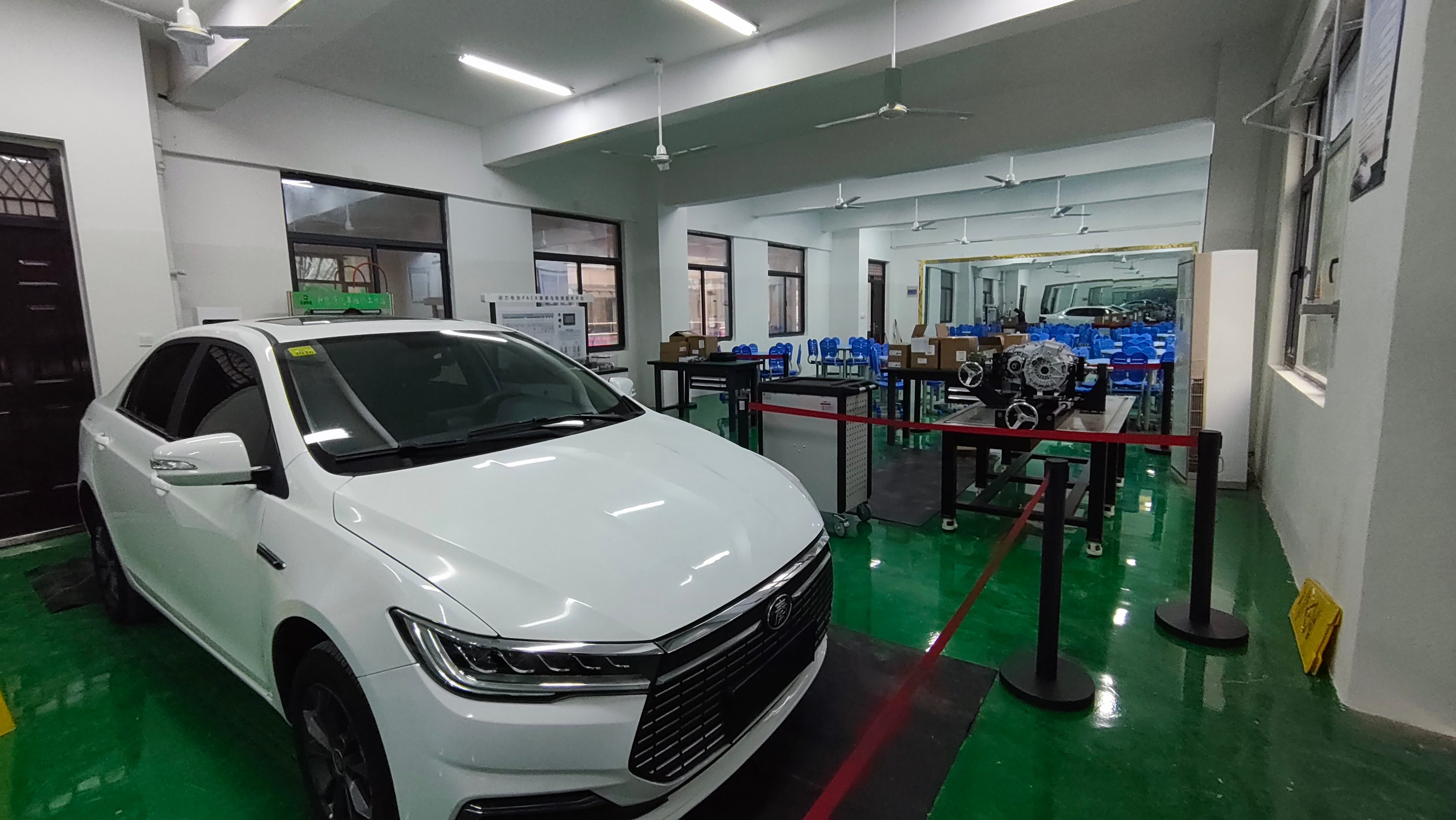 新能源汽车运用与维护